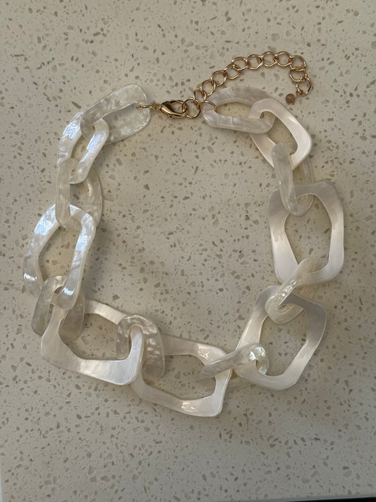 VANILLA NECKLACE