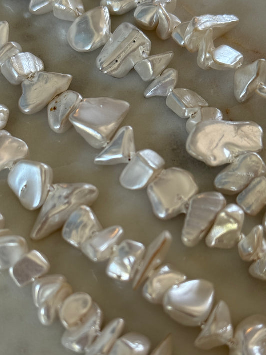 SHELL PEARL (MADREPERLA) CHIP 6-13MM 1 STRAND