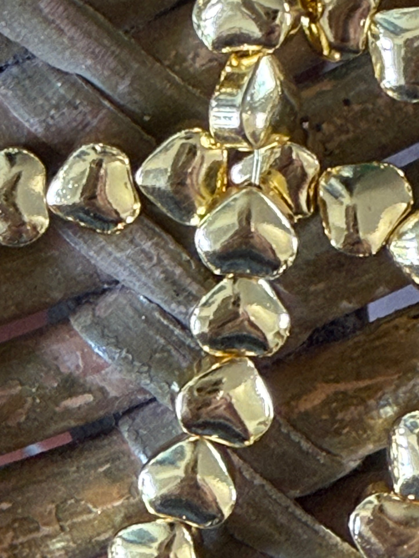 GLASS HEART 6MM GOLD PLATED 1 STRAND