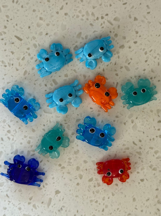 LAMPWORK GLASS CRAB CHARM 17MM MIXED COLORS 1 PC