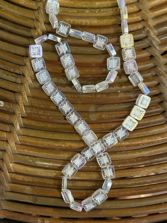 GLASS SQUARE BEAD TRANSPARENT WITH FLOWER 1 STRAND