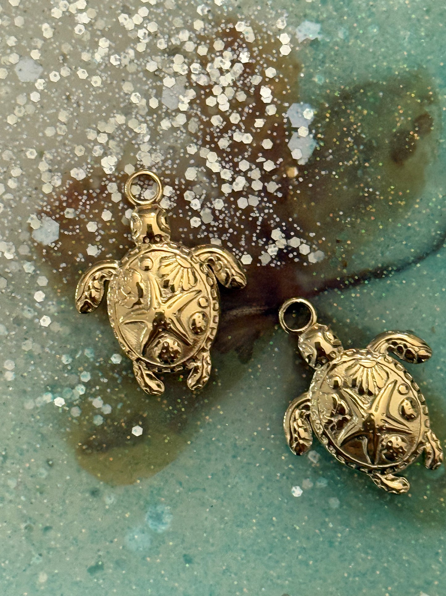 CHARM TORTOISE STAINLESS STEEL GOLD PLATE 18KT 23X18MM 2 PC