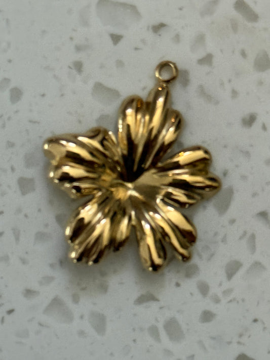 CHARM HIBISCUS FLOWER STAINLESS STEEL GOLD PLATED 18KT 28X23MM 1 PC