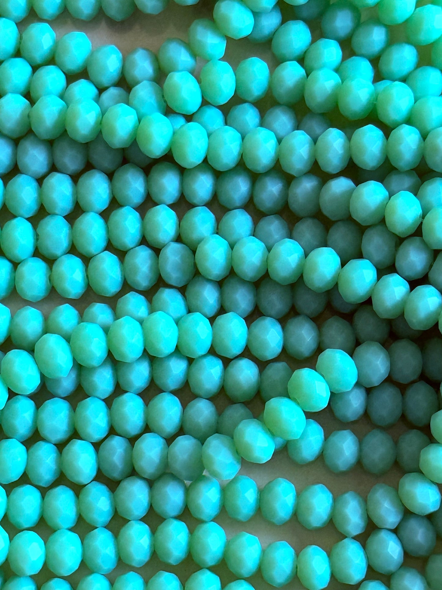 GLASS RONDELLE 8MM SPRING GREEN MATTE