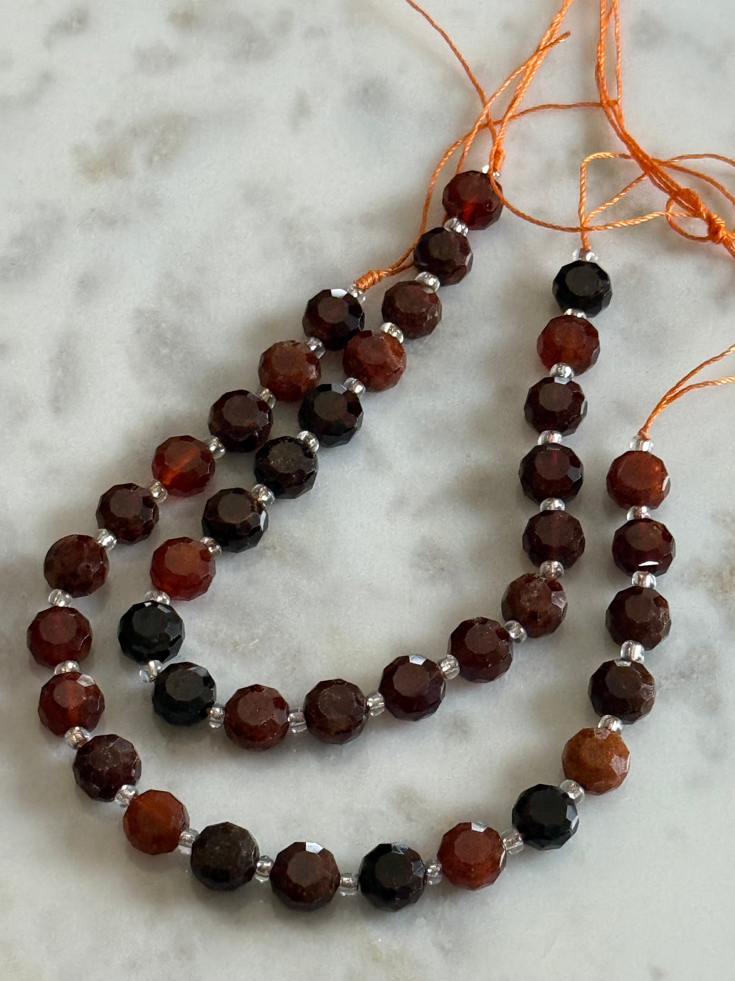 GRANATE 8MM REDONDO LISO 19-20 BEADS POR RISTRA