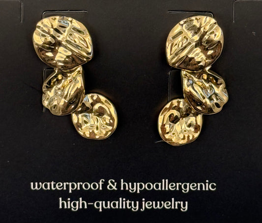 STUD EARRINGS WITH 3 GOLD NUGGETS 1 SET