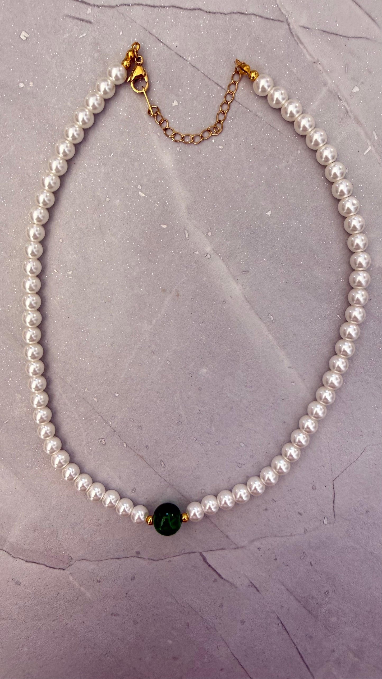 NECKLACE JAPANESE PEARLS 14 INCHES WITH GREEN JADE CENTER PIECE