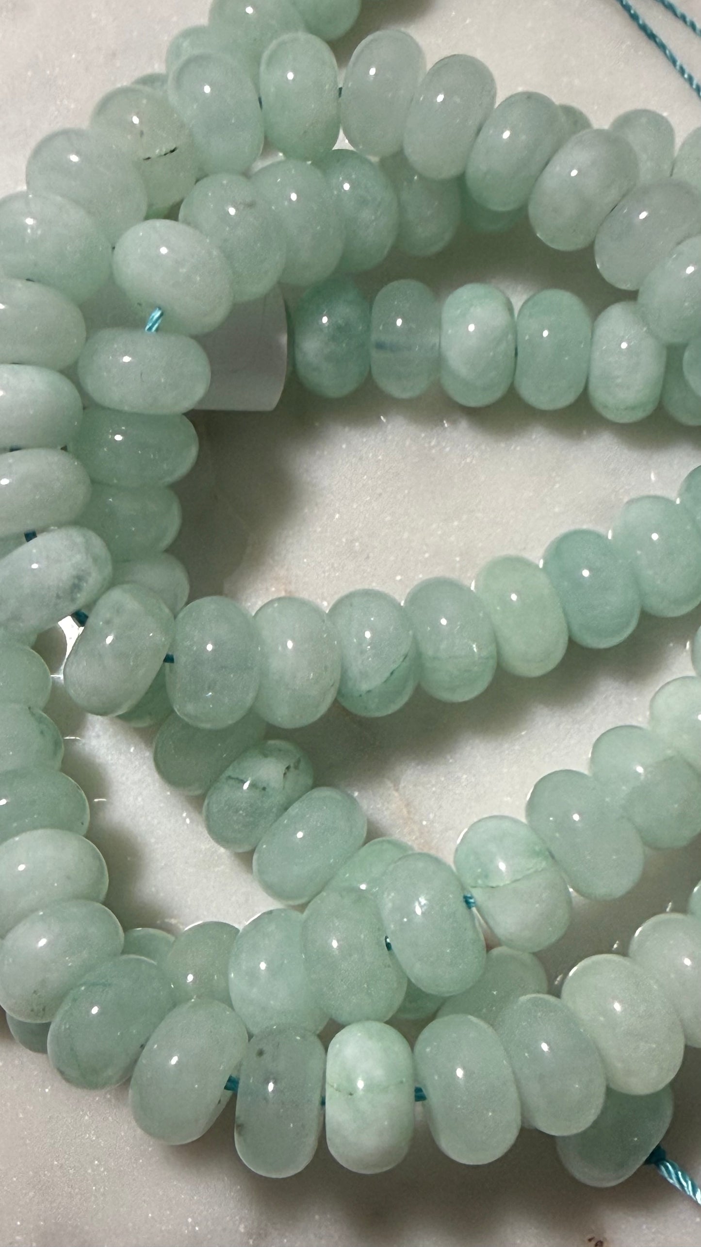 YELLOW JADE RONDELLE 10 MM LIGHT LAKE GREEN 1 STRAND
