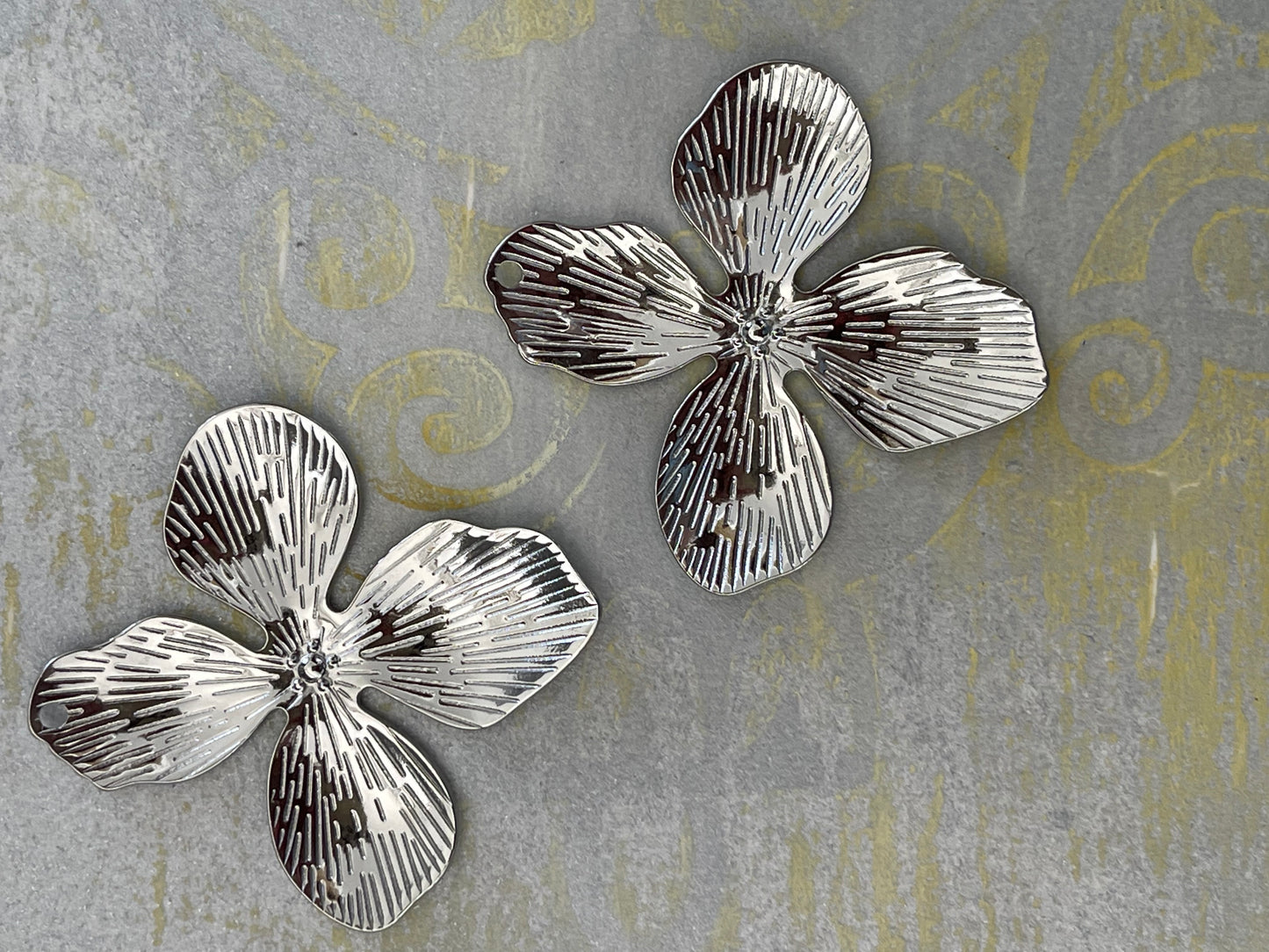 PENDANT FLOWER 4 PETALS STAINLESS STEEL GOLD PLATE 18KT OR SILVER 2 PC
