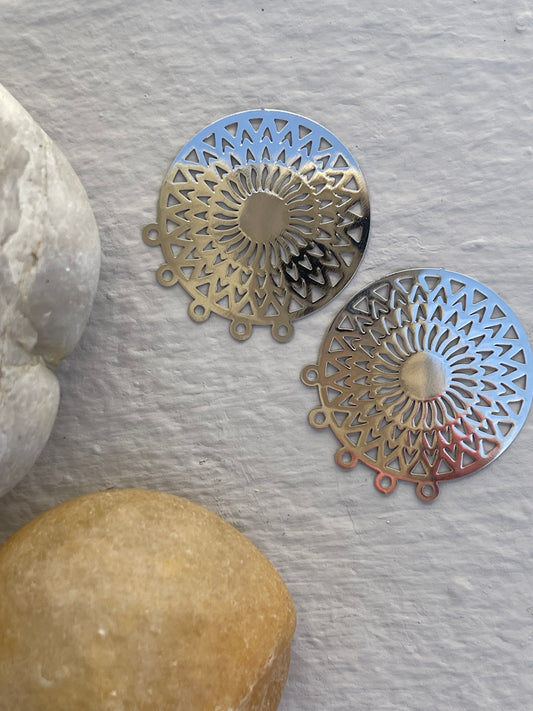 PENDANT FILIGREE ALUMINUM MANDALA 5 LOOPS 2 PCS