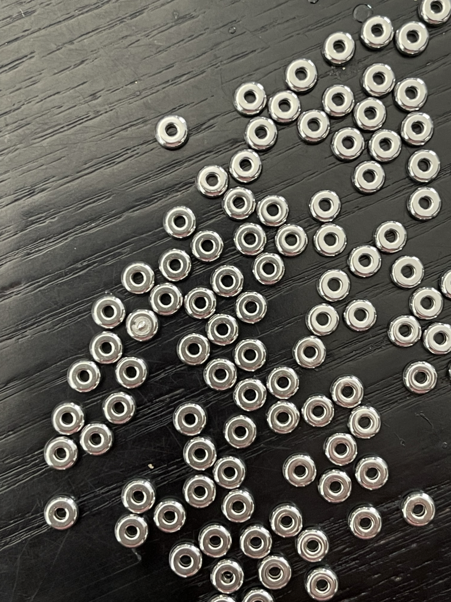 BEAD STAINLESS STEEL FLAT ROUND