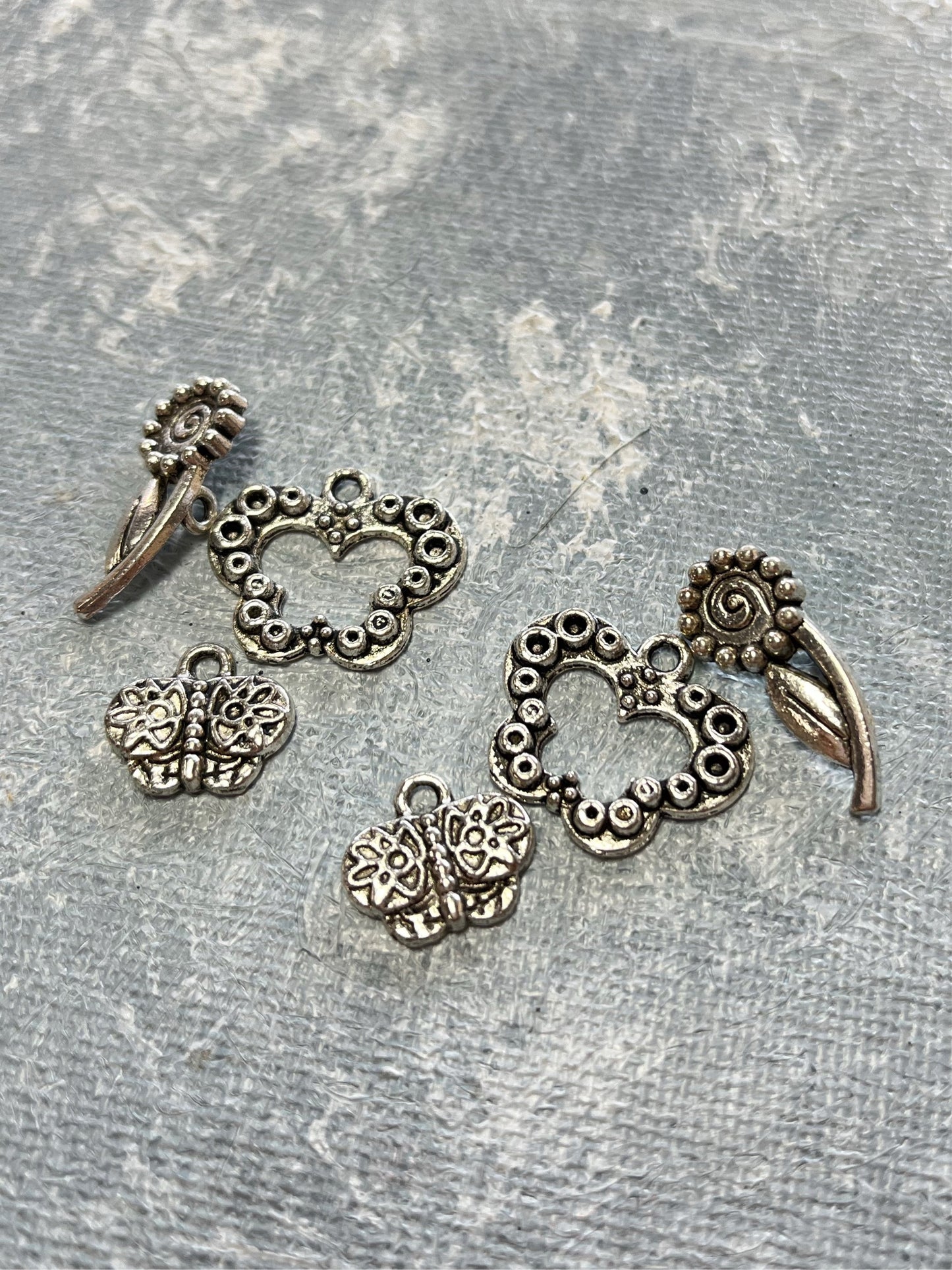 Toggle 2 Butterflies antique silver 2 pc