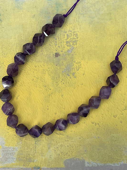 AMETHYST 10MM ROUND STAR CUT 1 STRAND