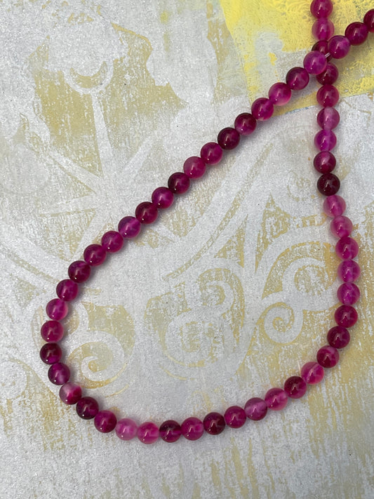 AGATE 6MM ROUND MAGENTA 1 STRAND