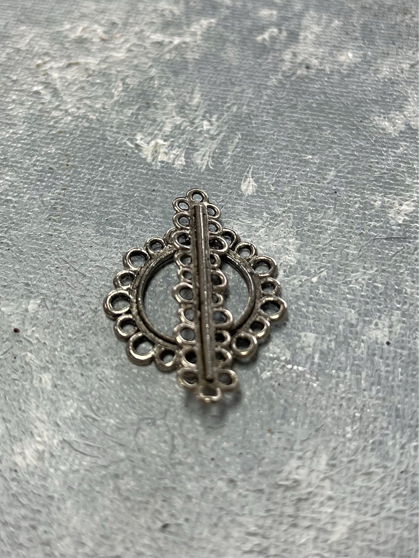 Toggle clasp loops pewter 1 pc