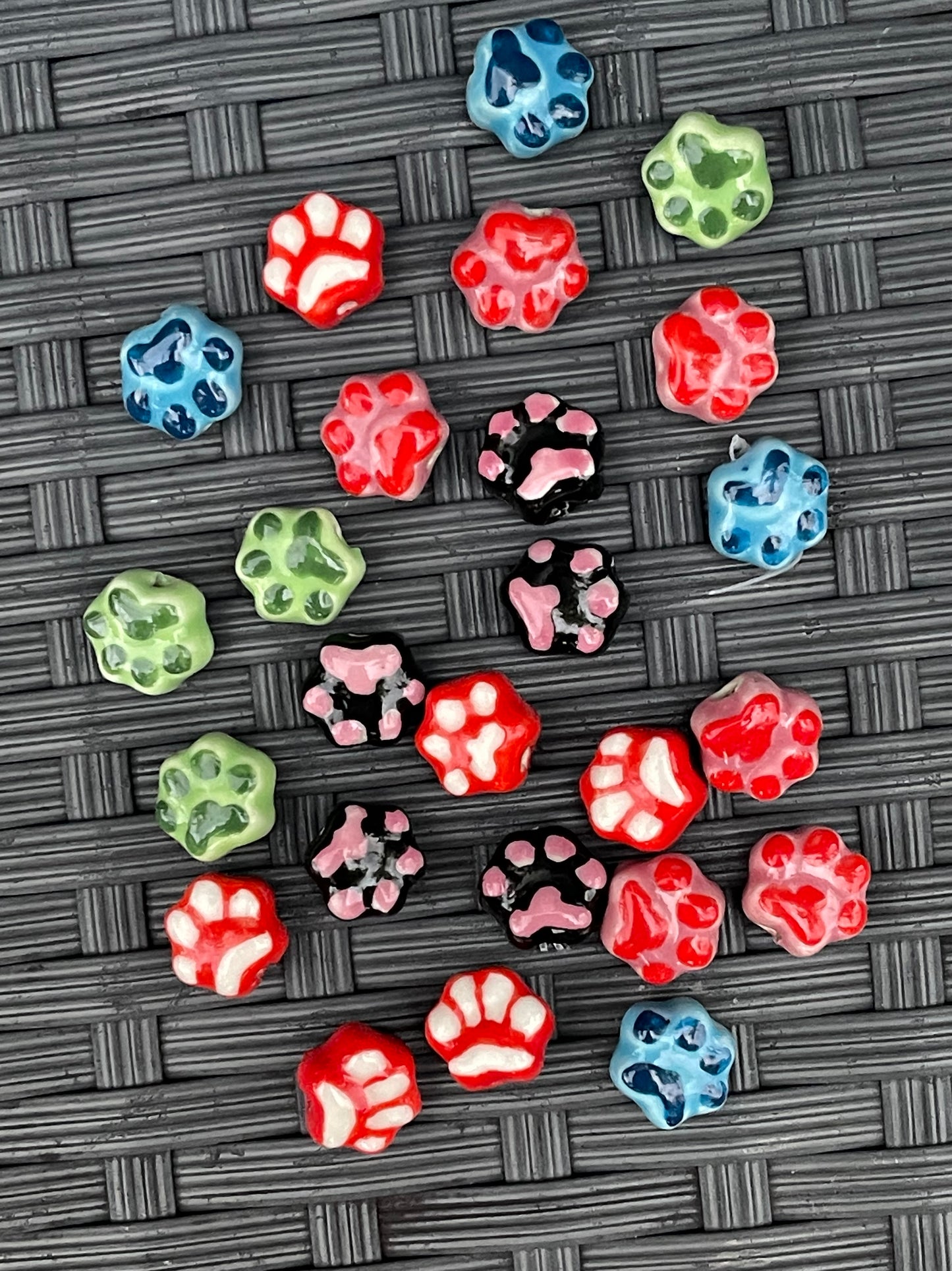 BEAD PORCELAIN DOG PAW 13.5MM 5 PC