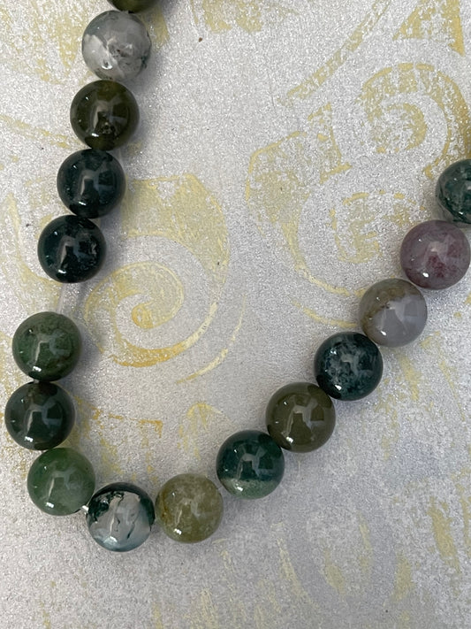 INDIAN AGATE 8MM ROUND DARK GREEN 1STRAND 23 BEADS
