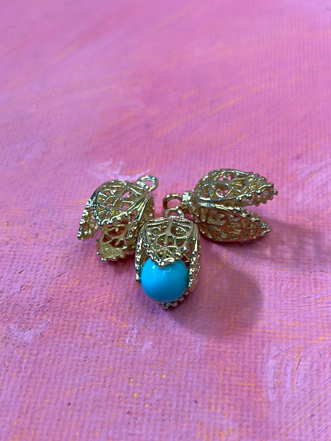 BEAD CAP 4 PETAL GOLDEN  3 PC