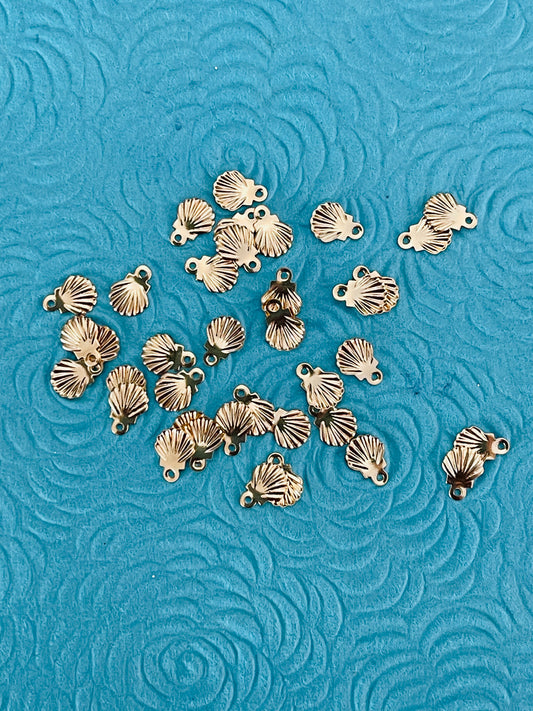 CHARM SHELL STAINLESS STEEL GOLD PLATE 18KT 7X5MM 20PC