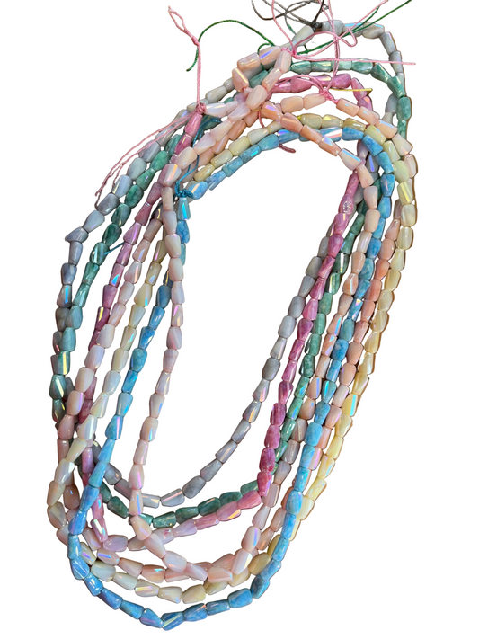 GLASS TWIST BEAD