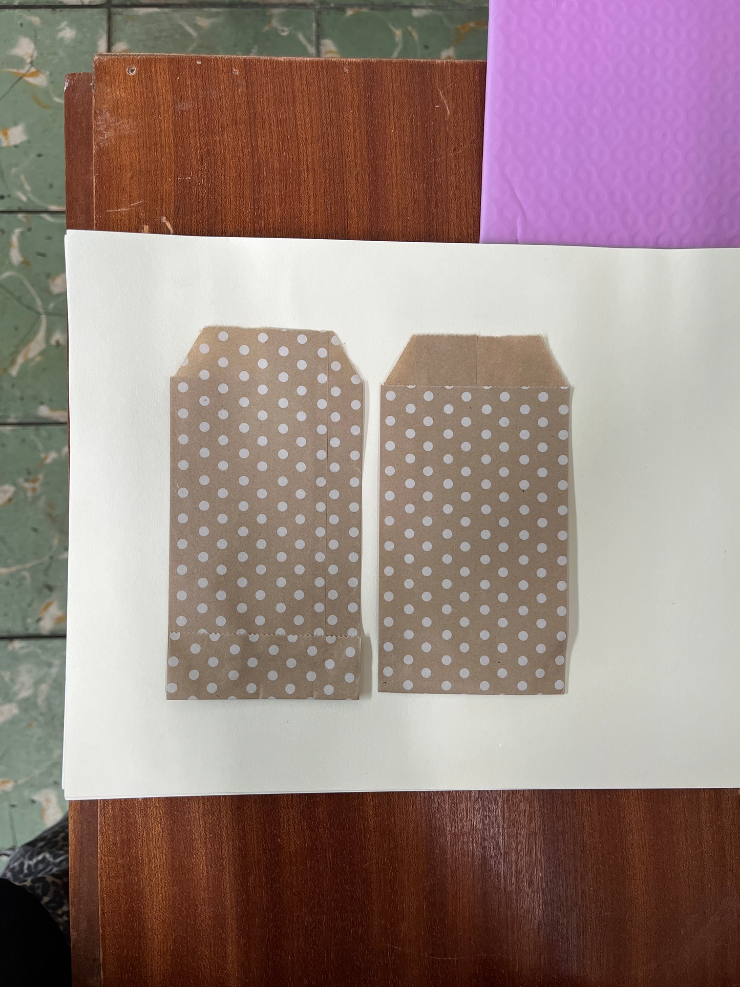PAPER BAG KRAFT WHITE POLKA DOTS 15X8 CM 10 PC