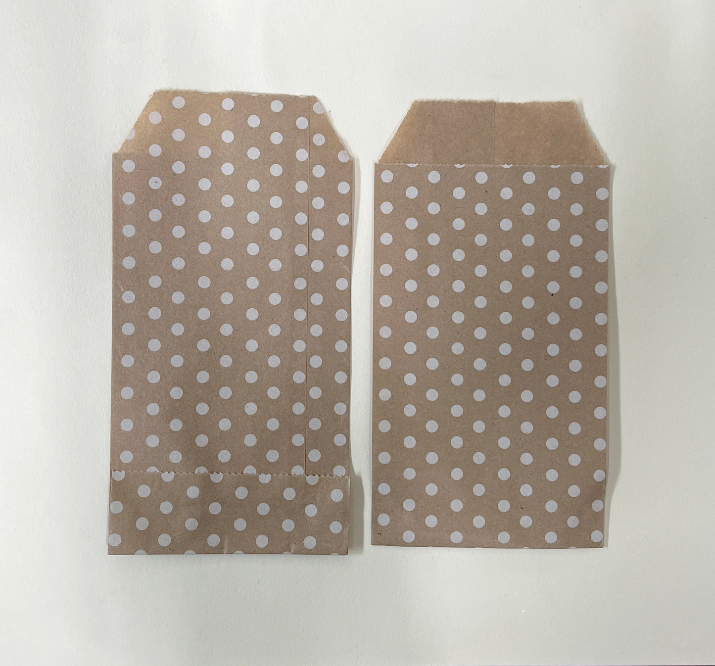 PAPER BAG KRAFT WHITE POLKA DOTS 15X8 CM 10 PC