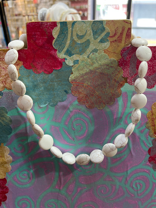 MAGNESITE 16X6MM FLAT ROUND WHITE 1 STRAND