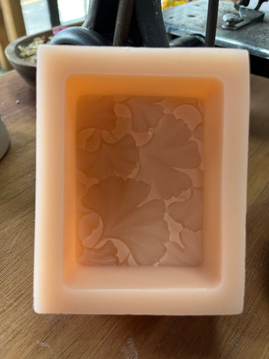 Mold single leaf patterns