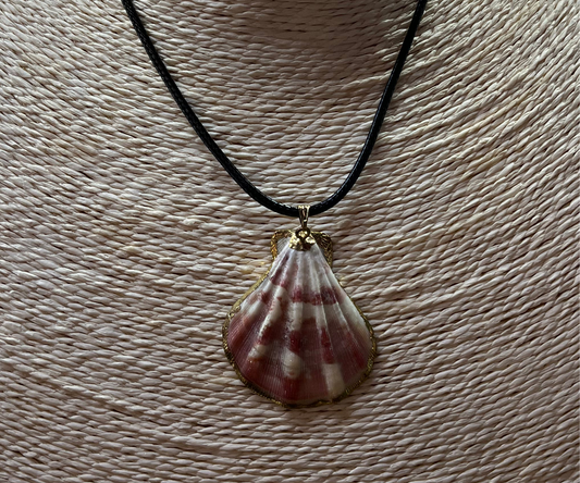 NECKLACE SHELL PENDANT