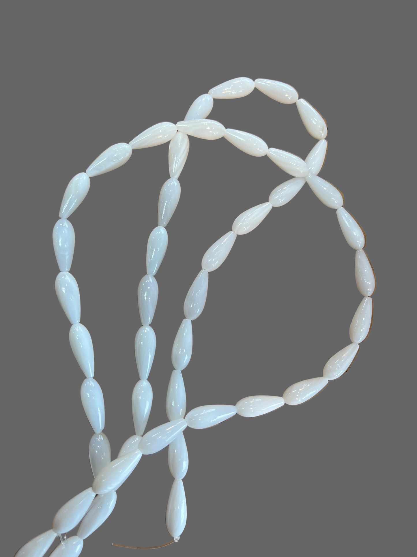 SHELL TEARDROP 17X6MM FLORAL WHITE 1 STRAND