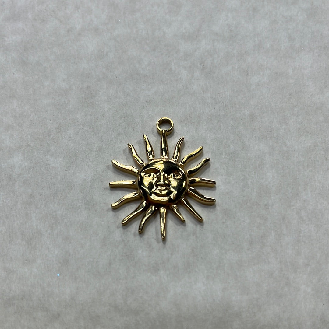 PENDANT SST SUN/FACE GP 30X24MM  1 PC