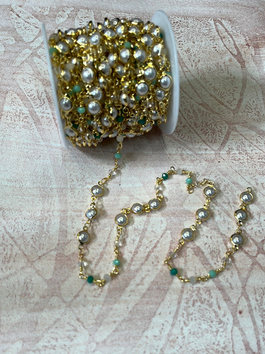CHAIN BRASS GP 18KT WITH HALF ROUND PEARLS AND GLASS BEADS PER FOOT