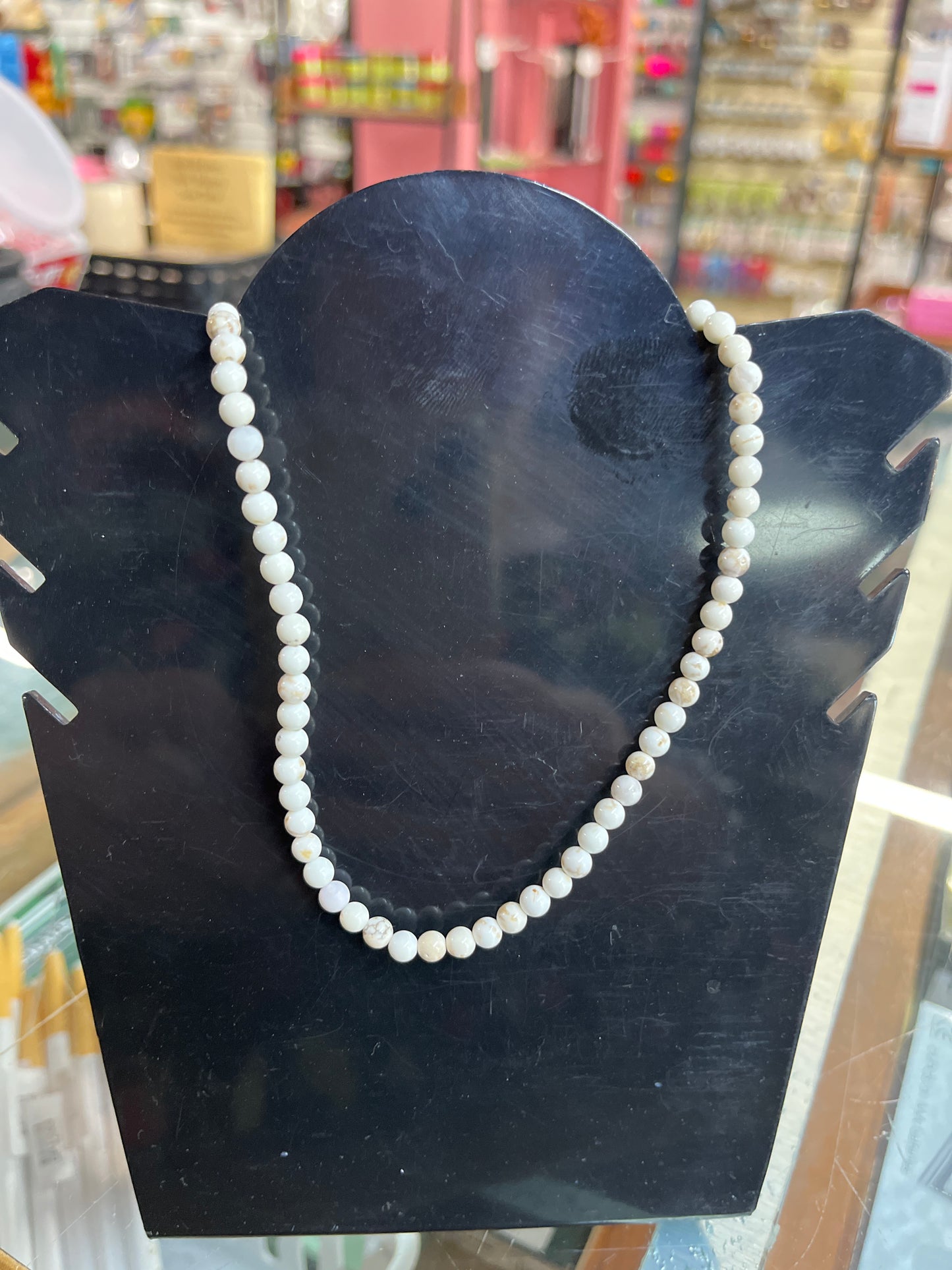 MAGNESITE NATURAL 4MM ROUND 1 STRAND