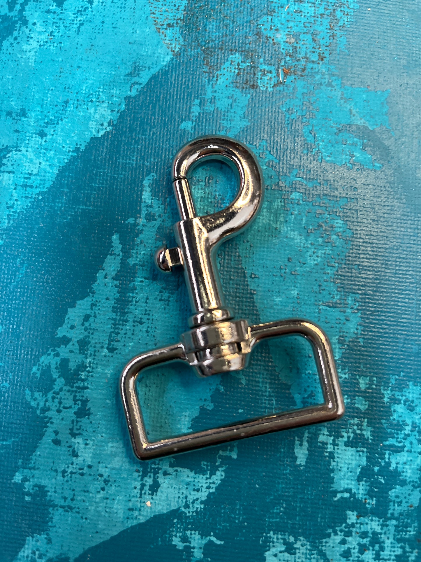 Lobster swivel clasp