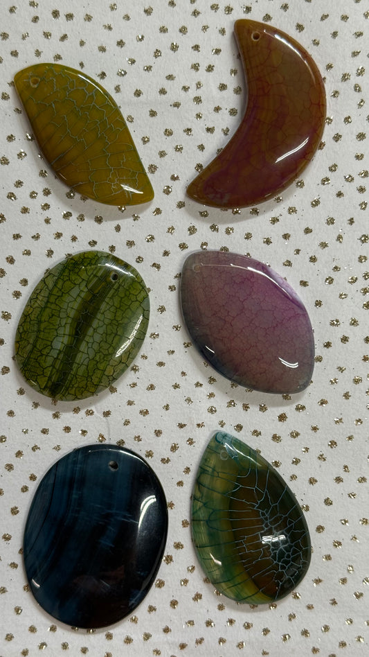 AGATE PENDANT MIXED SHAPES 48-7MM 1 PC