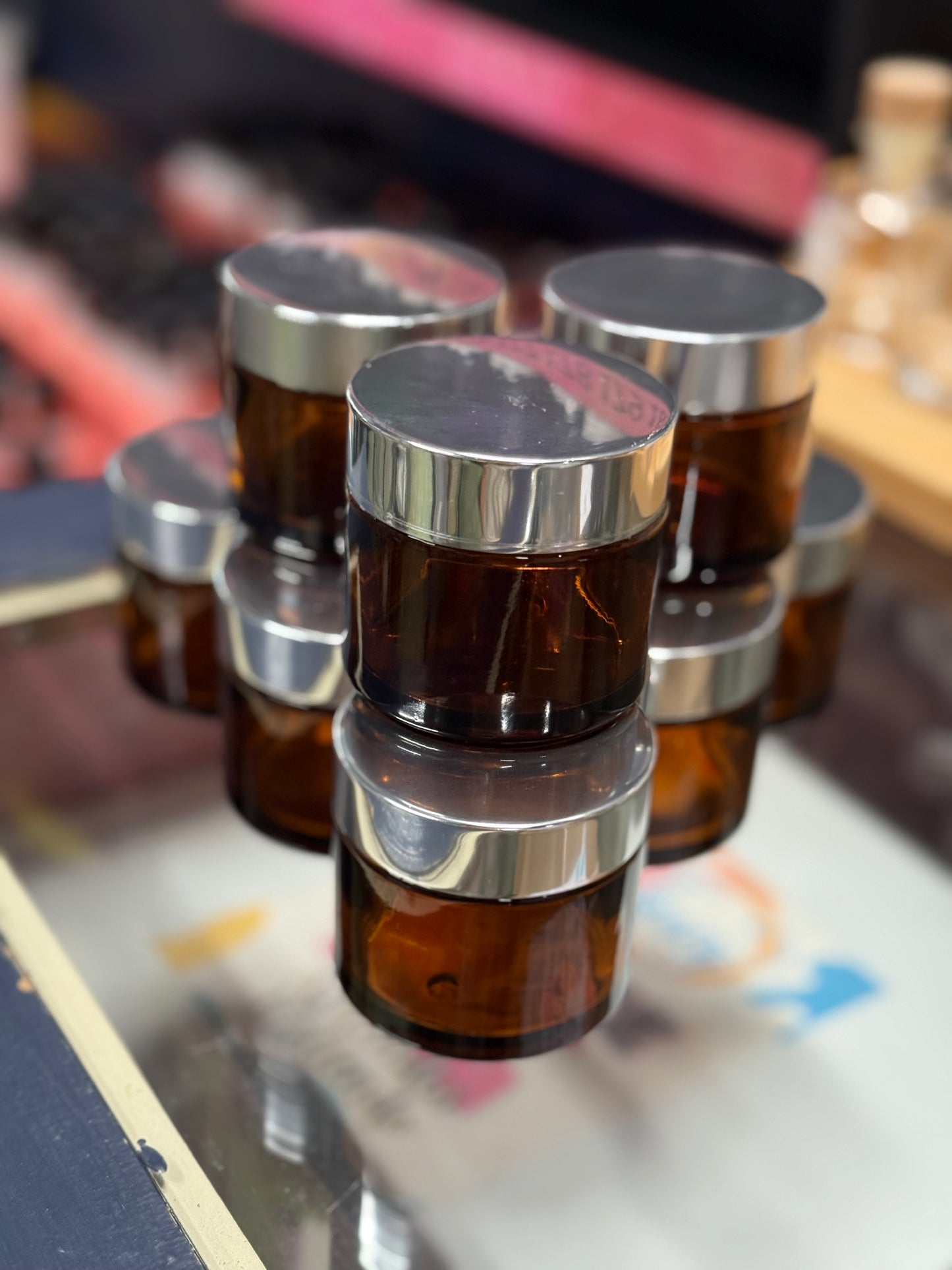 JAR 4 OZ AMBER GLASS WITH SILVER CAP