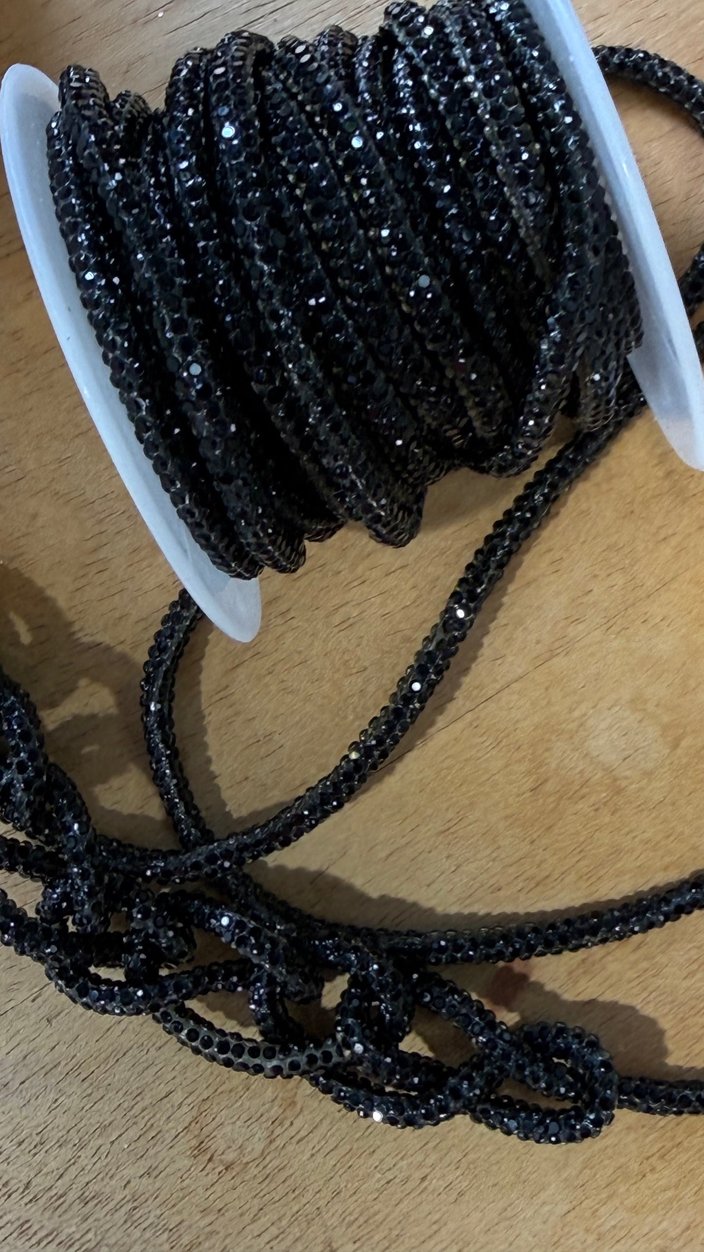 BLACK RUBBER CORD WITH RHINESTONES 36.35MM  PER  1  YARD