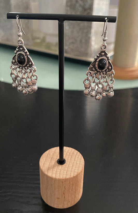 CHANDELIER EARRINGS ANTIQUE SILVER BLACK GEMSTONE 1 PAIR