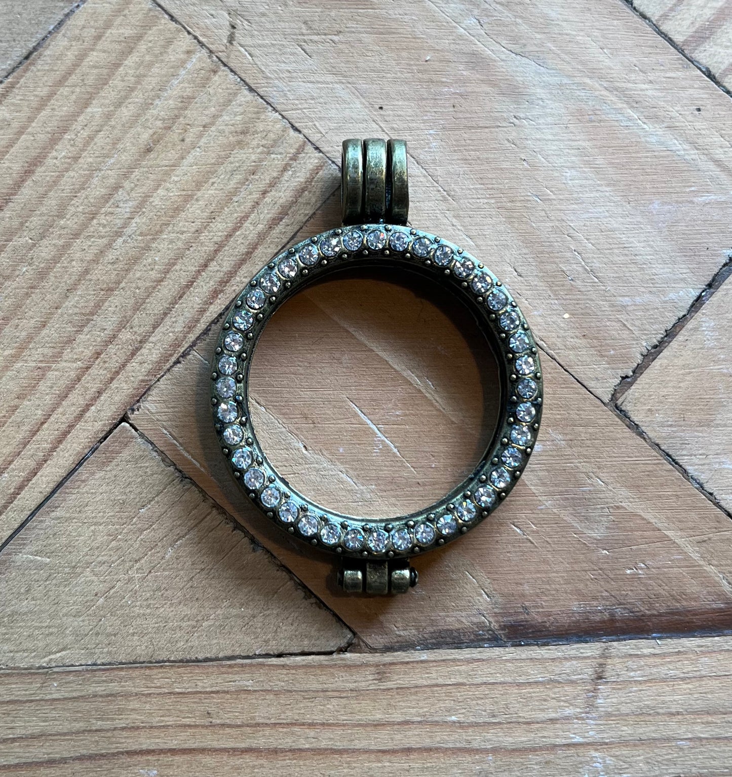 PENDANT LOCKET