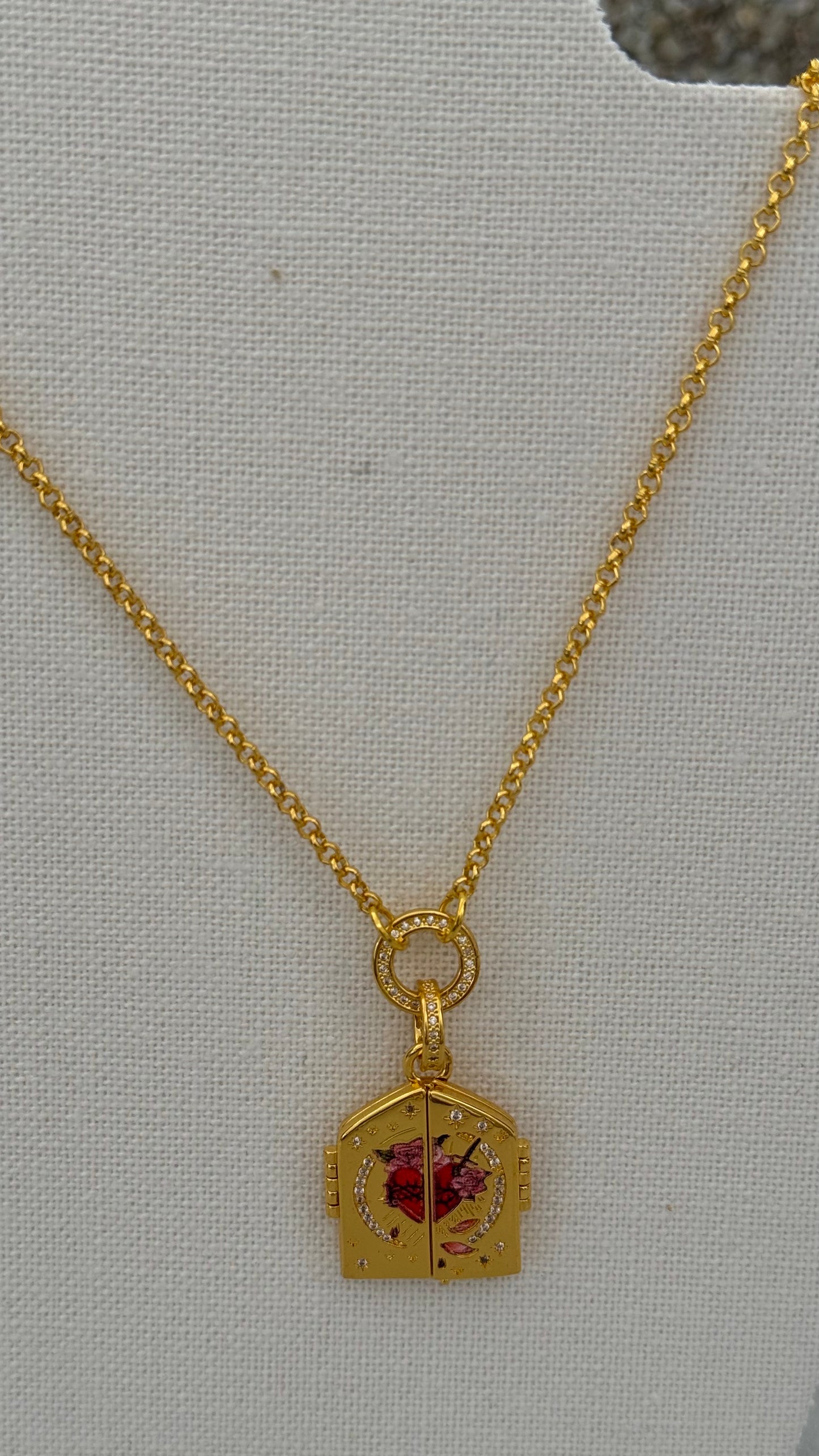 ROLO CHAIN NECKLACE WITH SACRED HEART PENDANT 1 PC