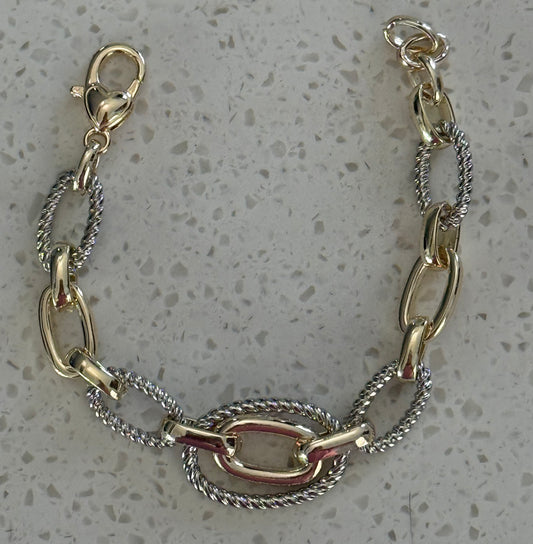 ZOE CHAIN BRACELET