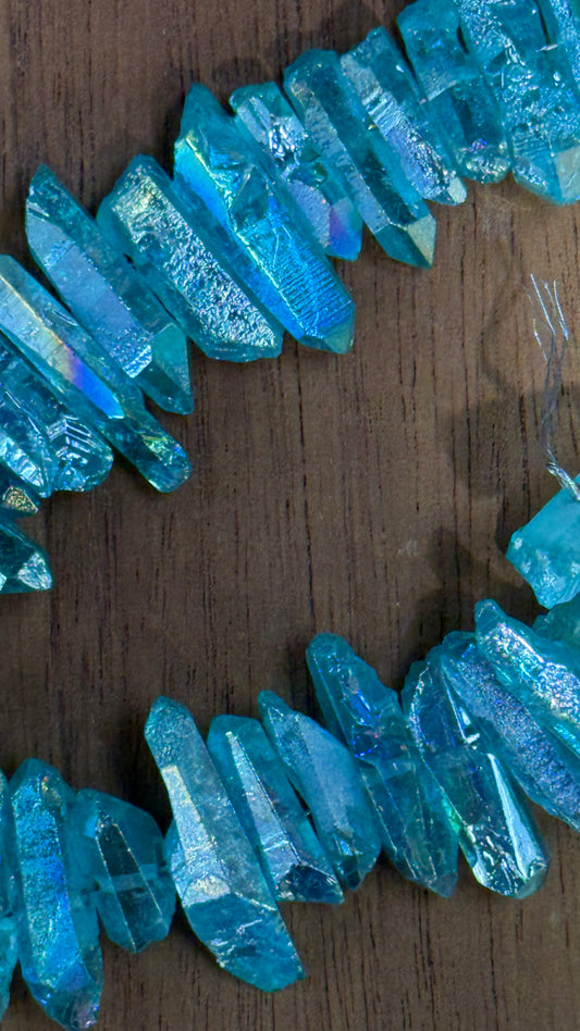QUARTZ CRYSTAL POINT BEADS 15-30 MM 1 STRAND 8 INCHES