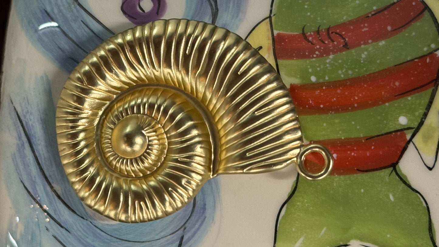 PENDANT NAUTILUS SHELL GOLD MATTE 49MM 1 PC