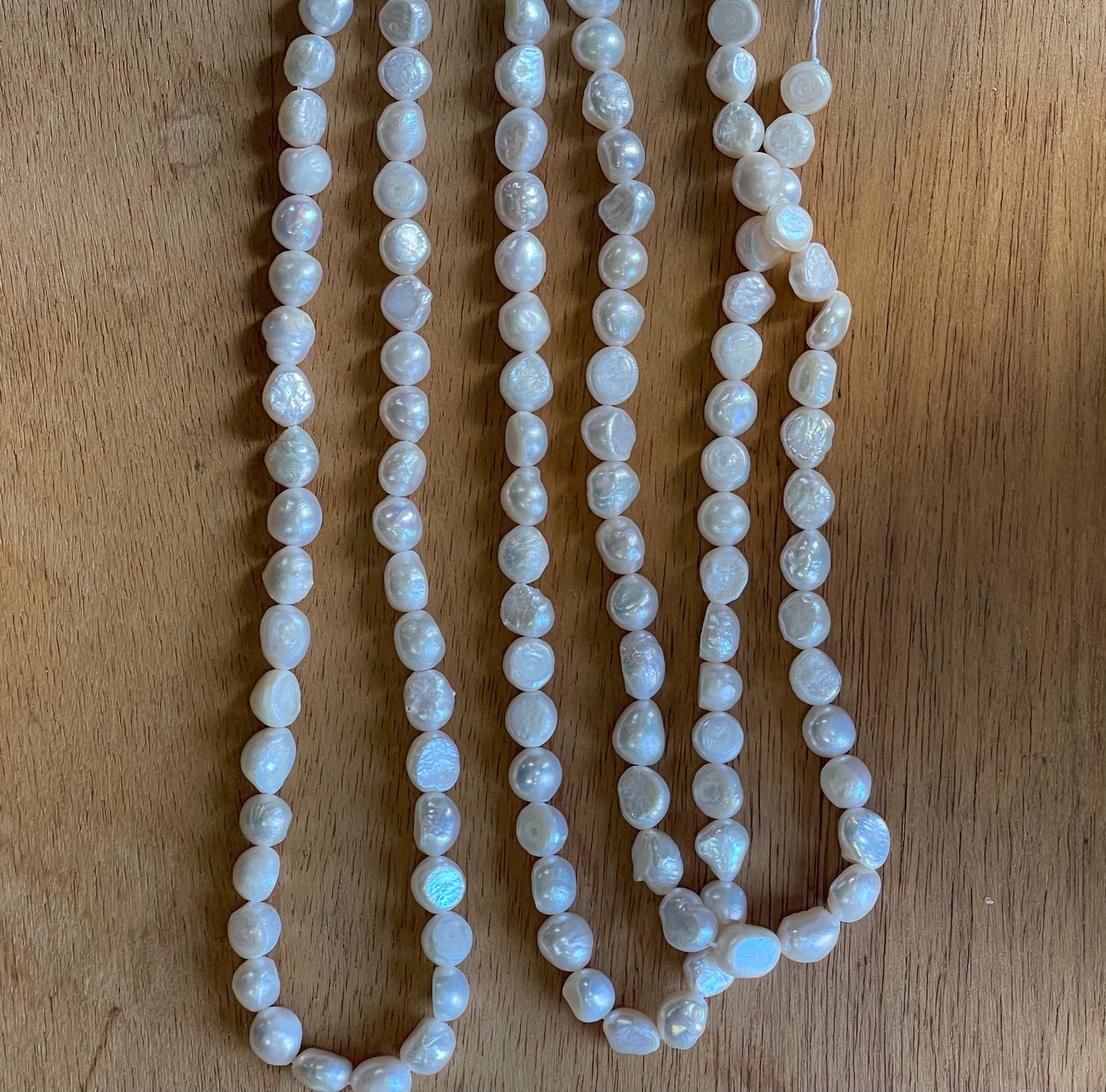 FRESHWATER PEARL SEASHELL COLOR 7-9MM 1 STRAND