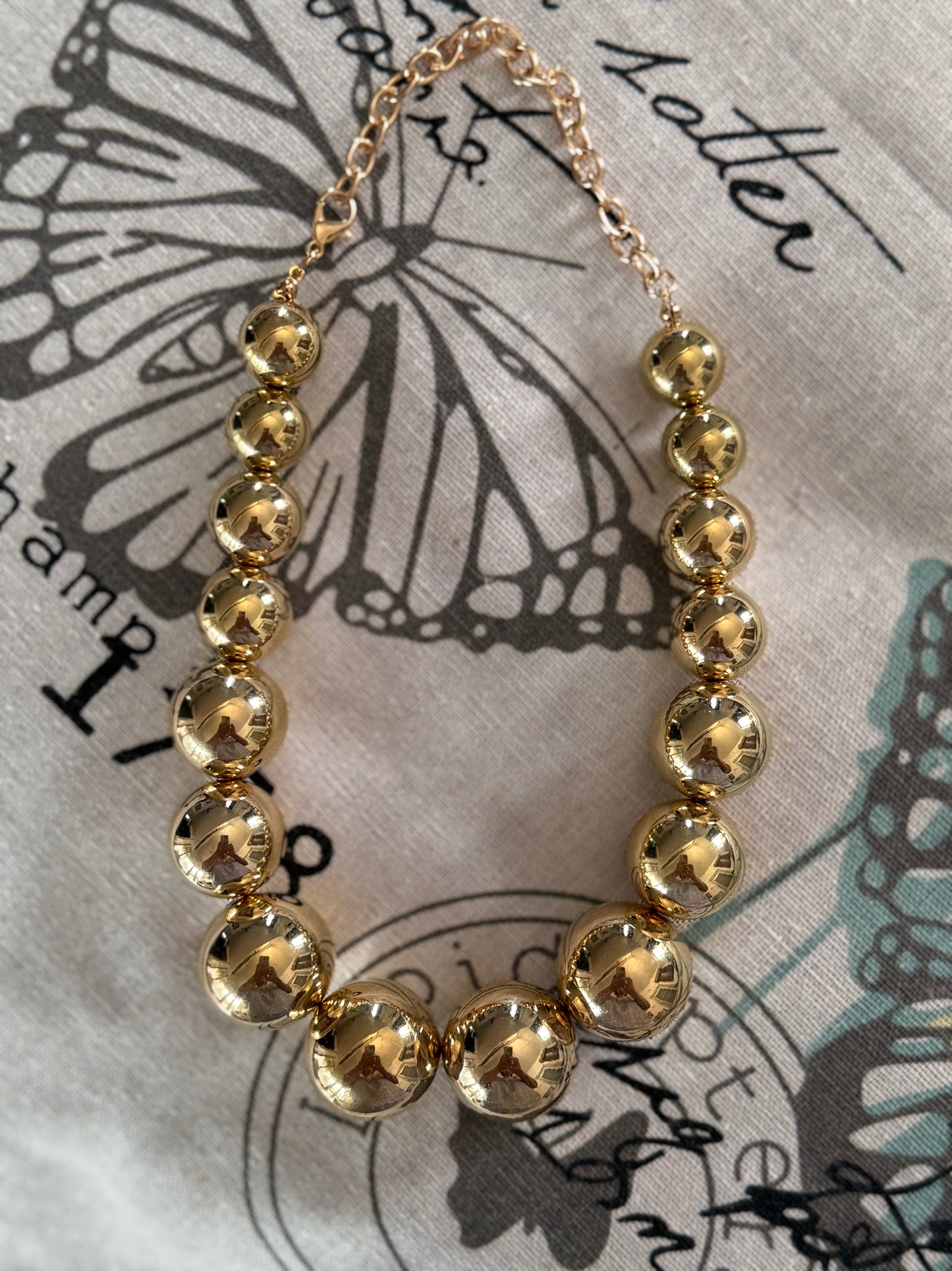 NECKLACE ROUND CHUNKY BALLS GOLD PLATED 13.7 INCH