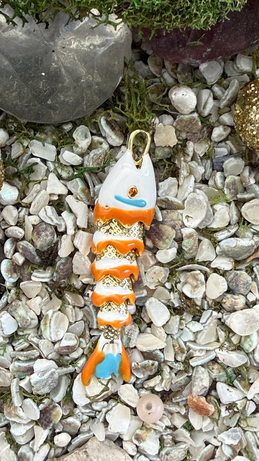 FISH PENDANT MM WHITE AND BLUE ENAMEL GOLD PLATED 1 PC