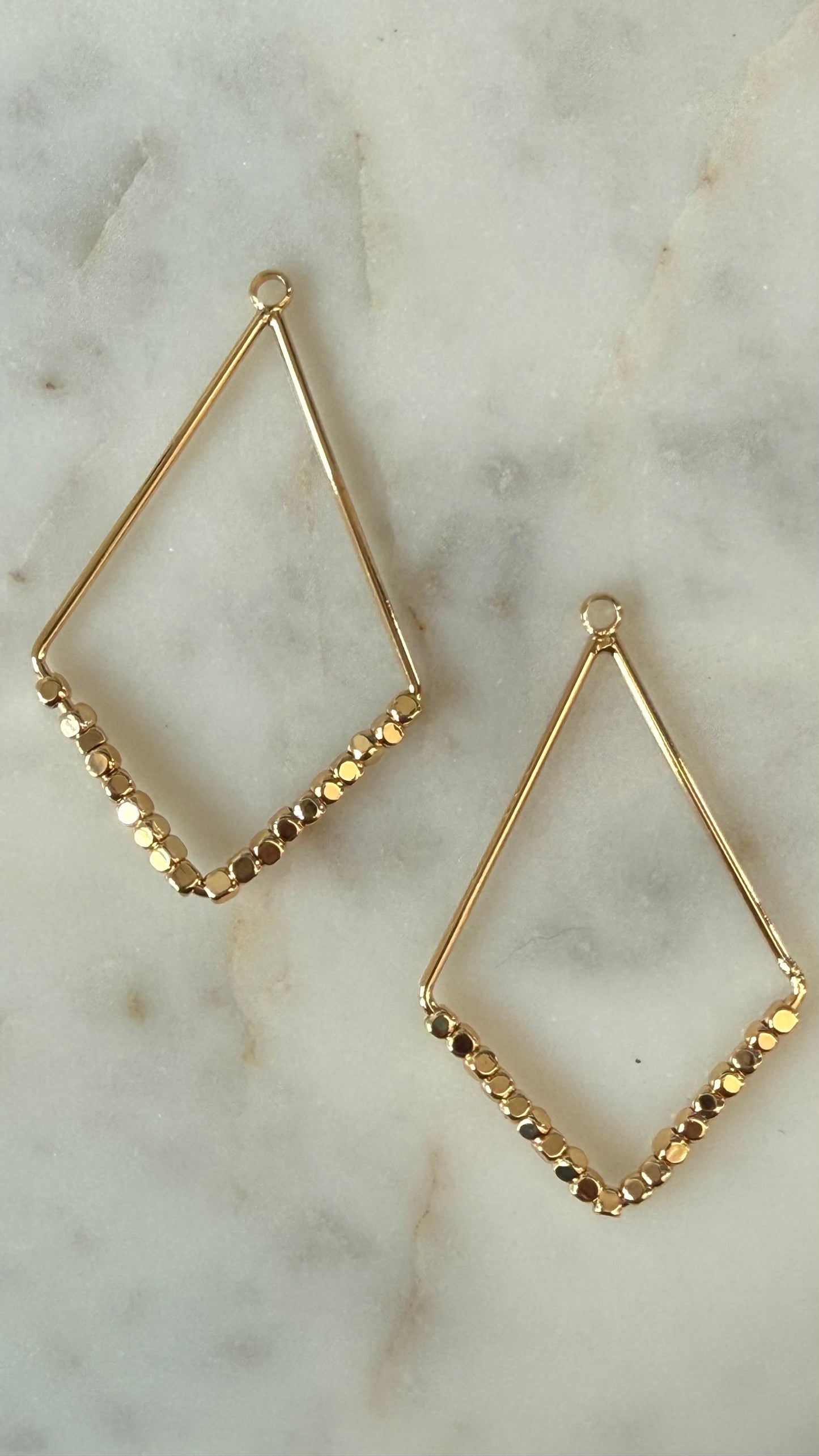 PENDANT BEZEL RHOMBUS WITH CUBES GOLD PLATED 18KT 44X27MM 2 PC