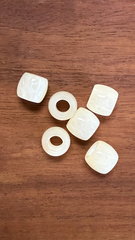 RESIN BEAD ROUND LARGE HOLD BEIGE  1 PC