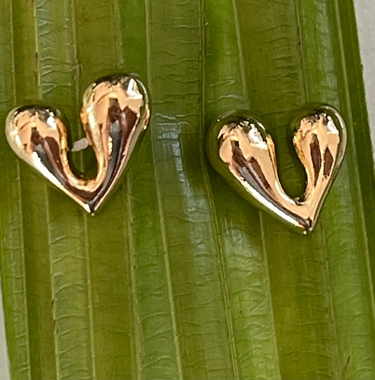 MODERN HEART STUD EARRING GP 18 KT