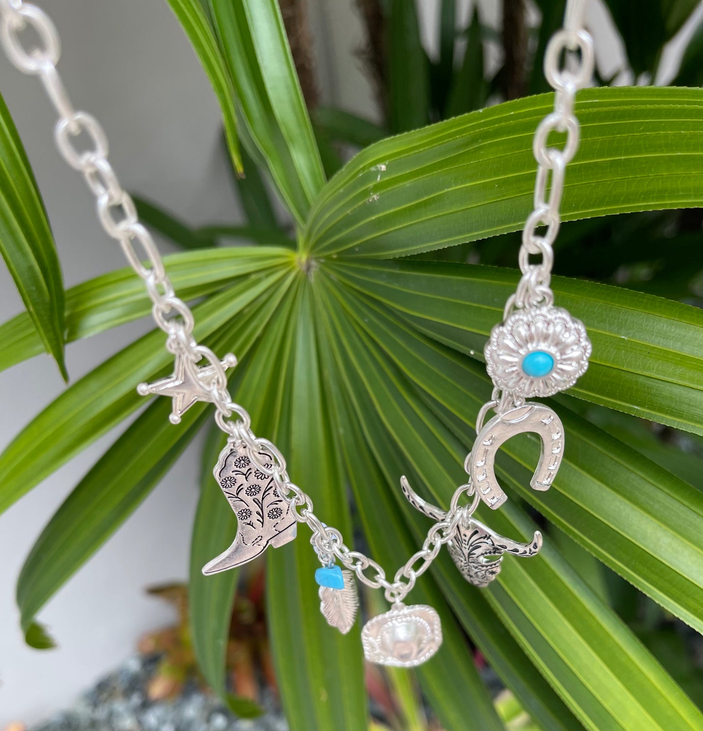 BRAVE NECKLACE